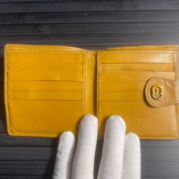 Gucci Vintage GG Bifold Wallet - Picture 4 of 5